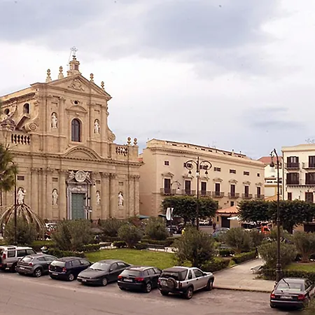 Casa Vacanze Alla Kalsa Apartment